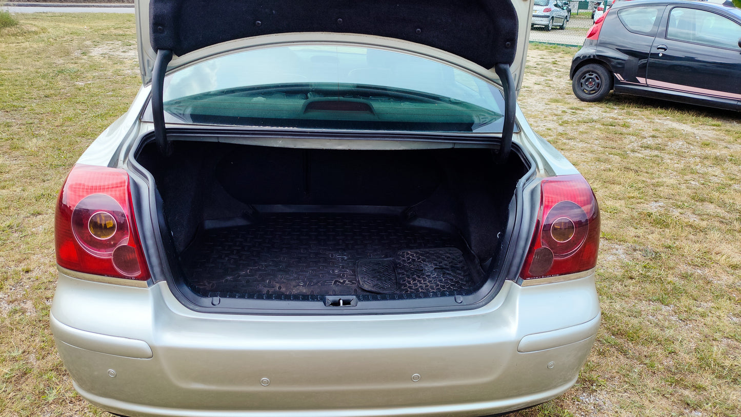 Toyota Avensis Sedan 2.0 D-4D